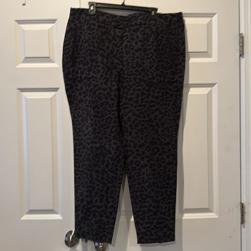 ON THE GO ankle mid rise pants